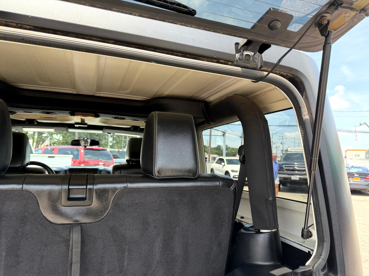 Jeep Wrangler 4WD 2dr Sahara 2012