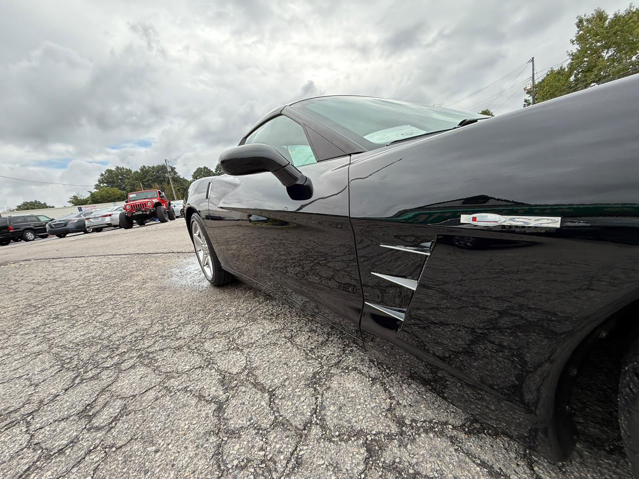 Chevrolet Corvette 2dr Cpe 2005