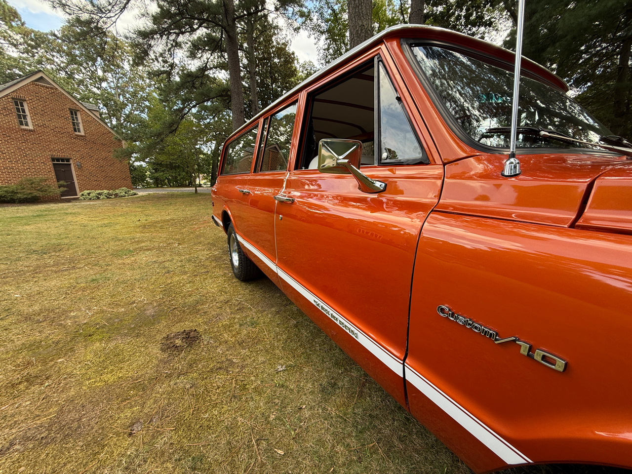 Chevrolet Suburban  1972