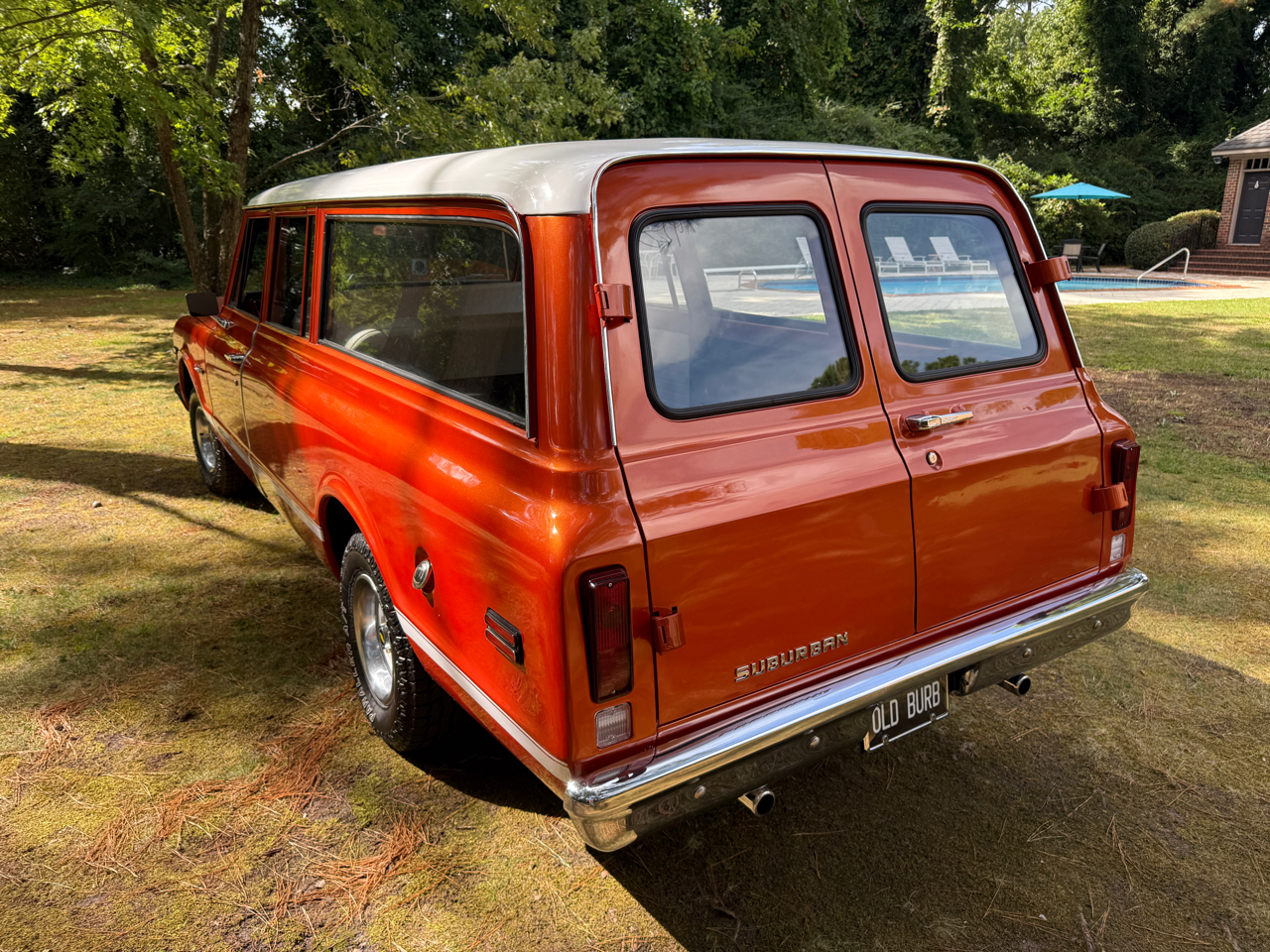 Chevrolet Suburban  1972