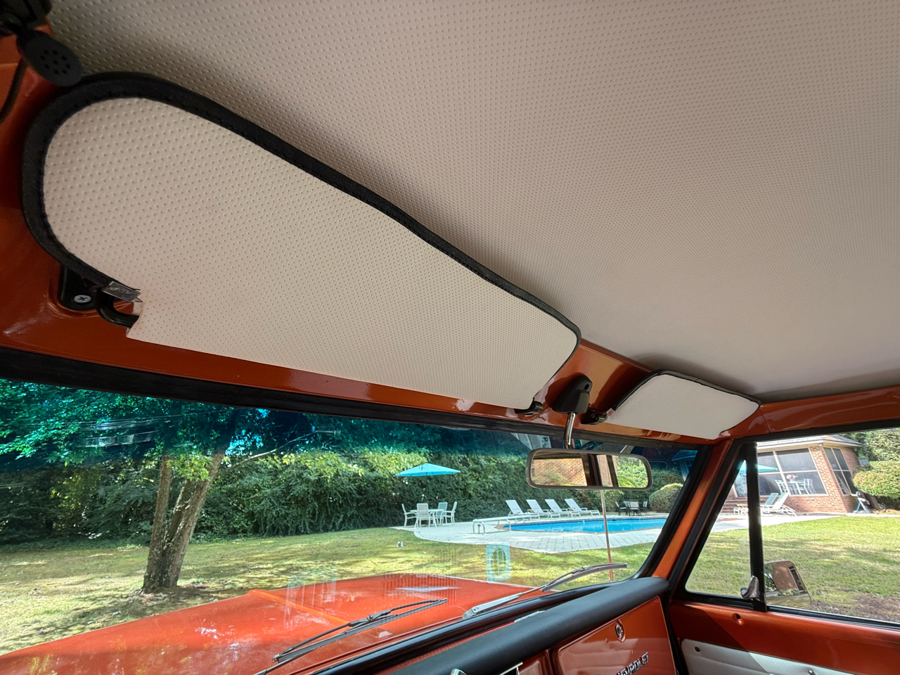 Chevrolet Suburban  1972