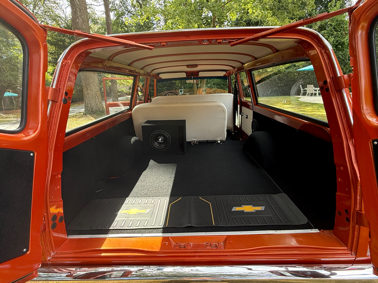 Chevrolet Suburban  1972