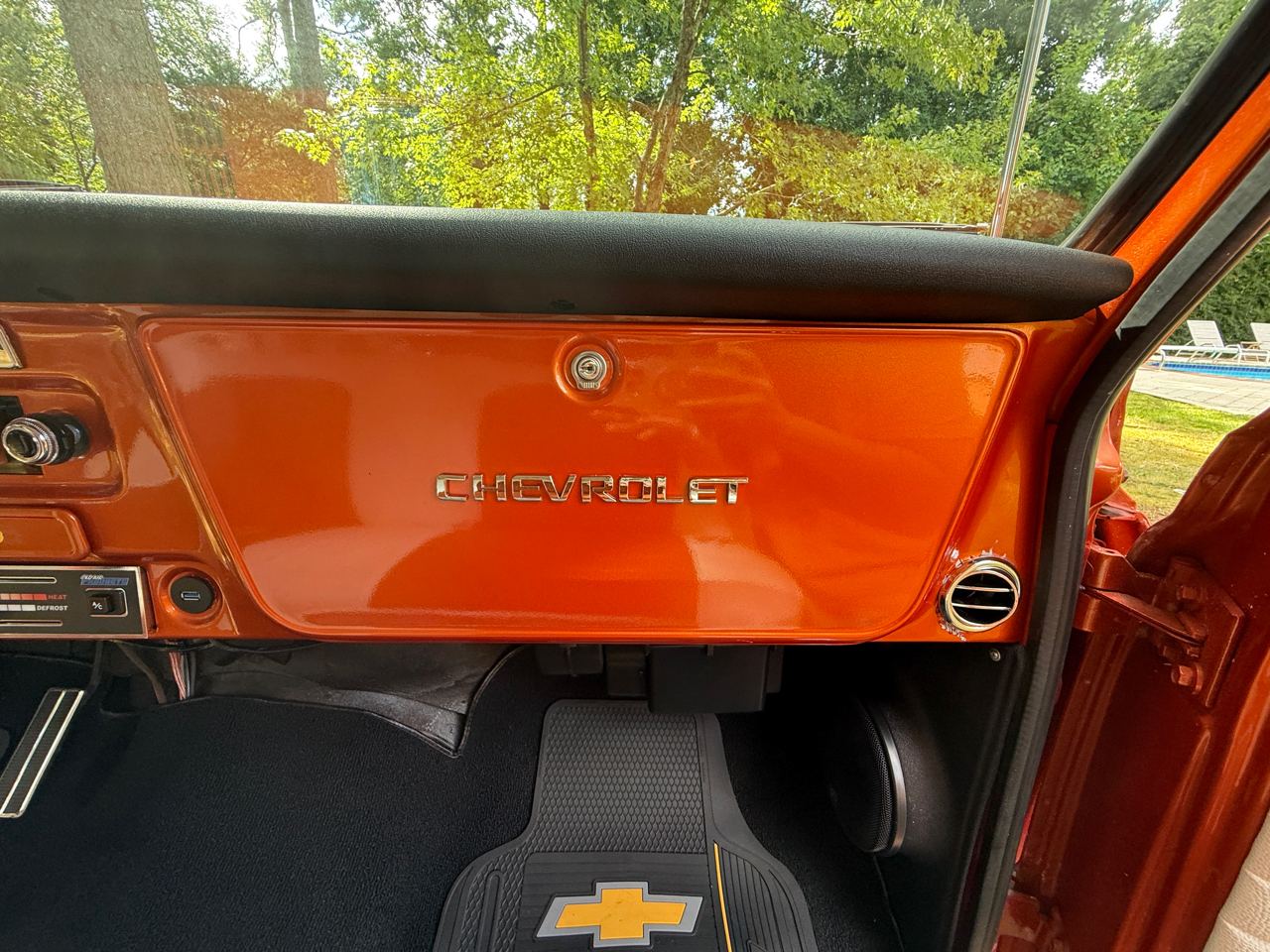 Chevrolet Suburban  1972