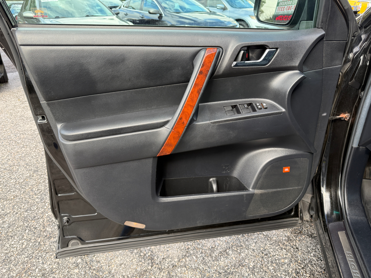 Toyota Highlander 4WD 4dr V6 Limited (Natl) 2013