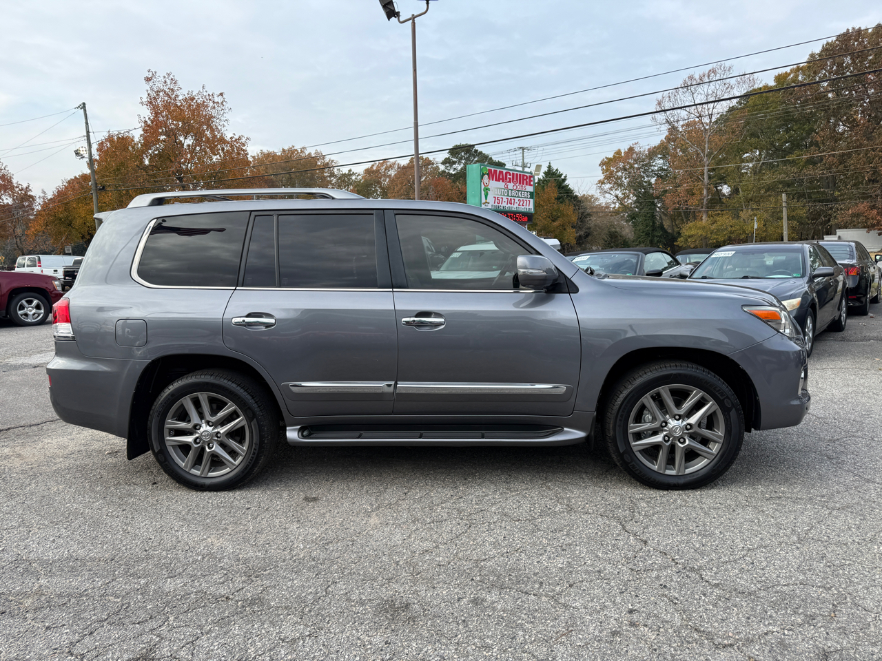 Lexus LX 570 4WD 4dr 2013