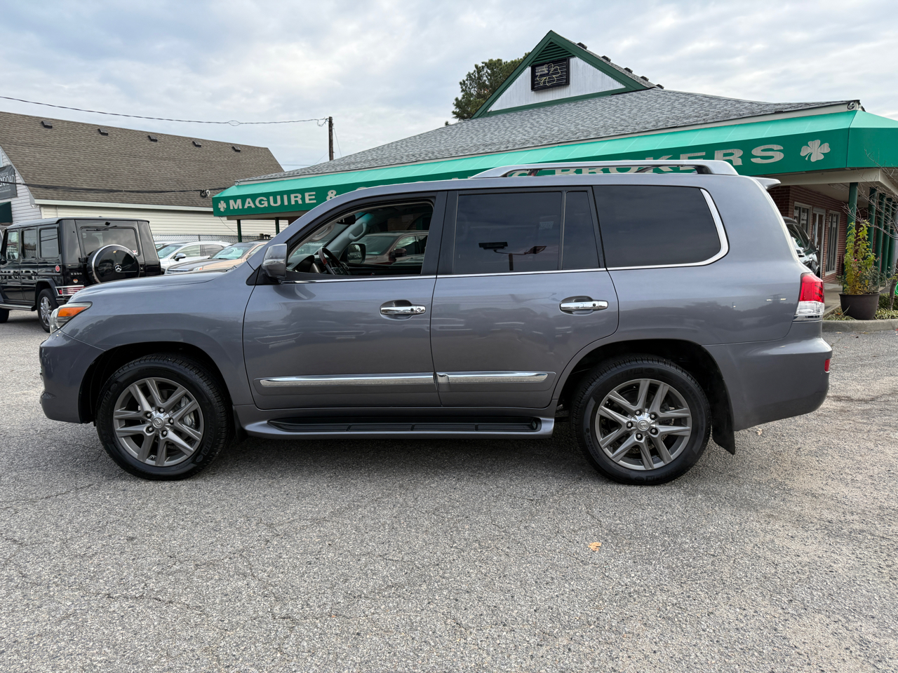 Lexus LX 570 4WD 4dr 2013