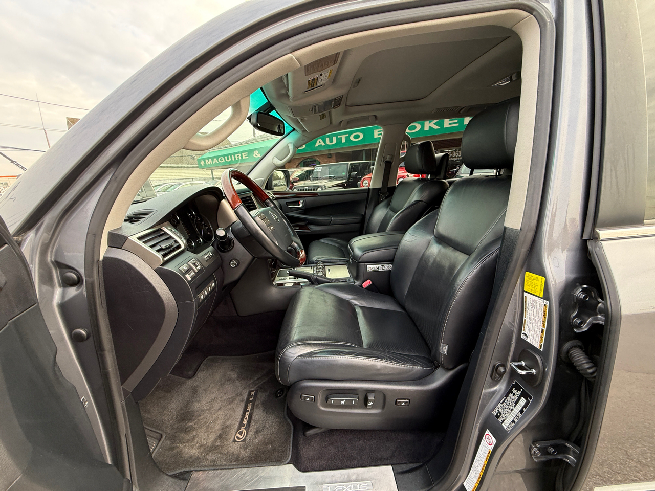 Lexus LX 570 4WD 4dr 2013