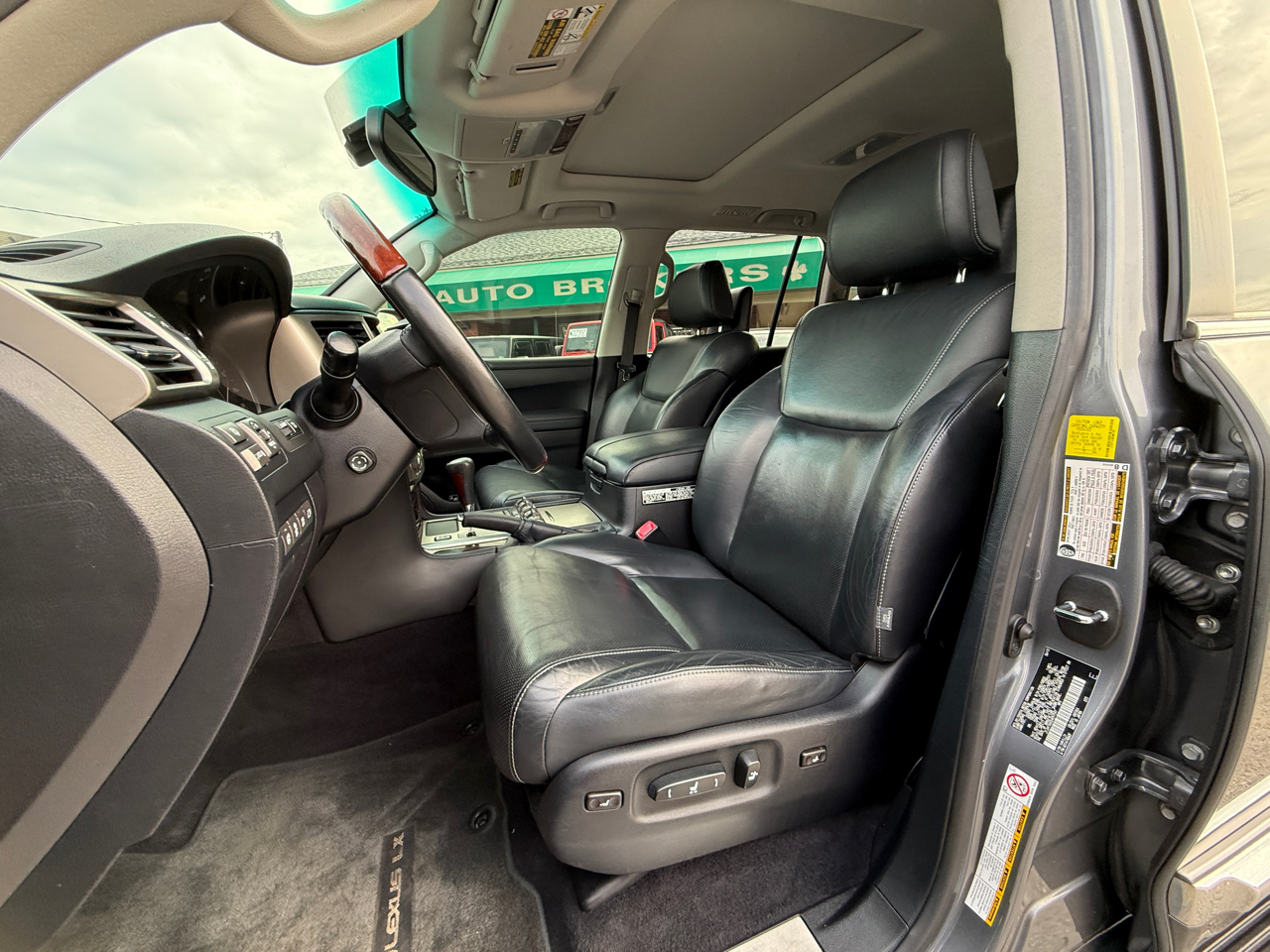 Lexus LX 570 4WD 4dr 2013