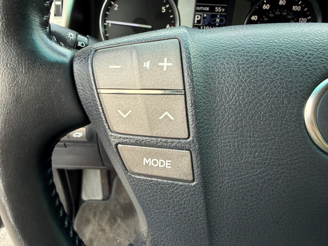 Lexus LX 570 4WD 4dr 2013