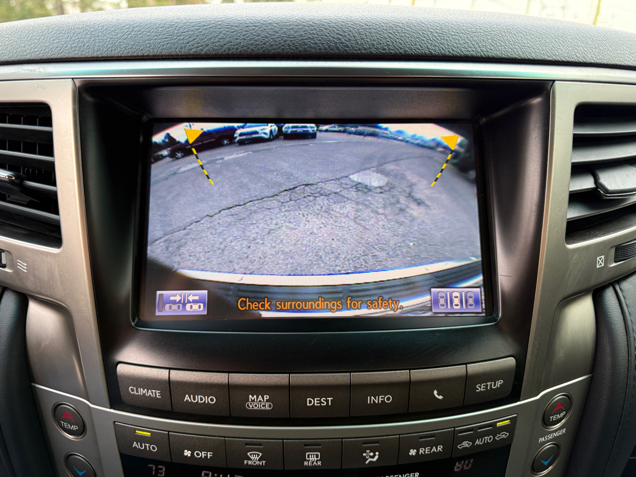 Lexus LX 570 4WD 4dr 2013