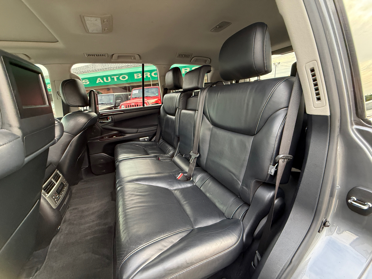 Lexus LX 570 4WD 4dr 2013