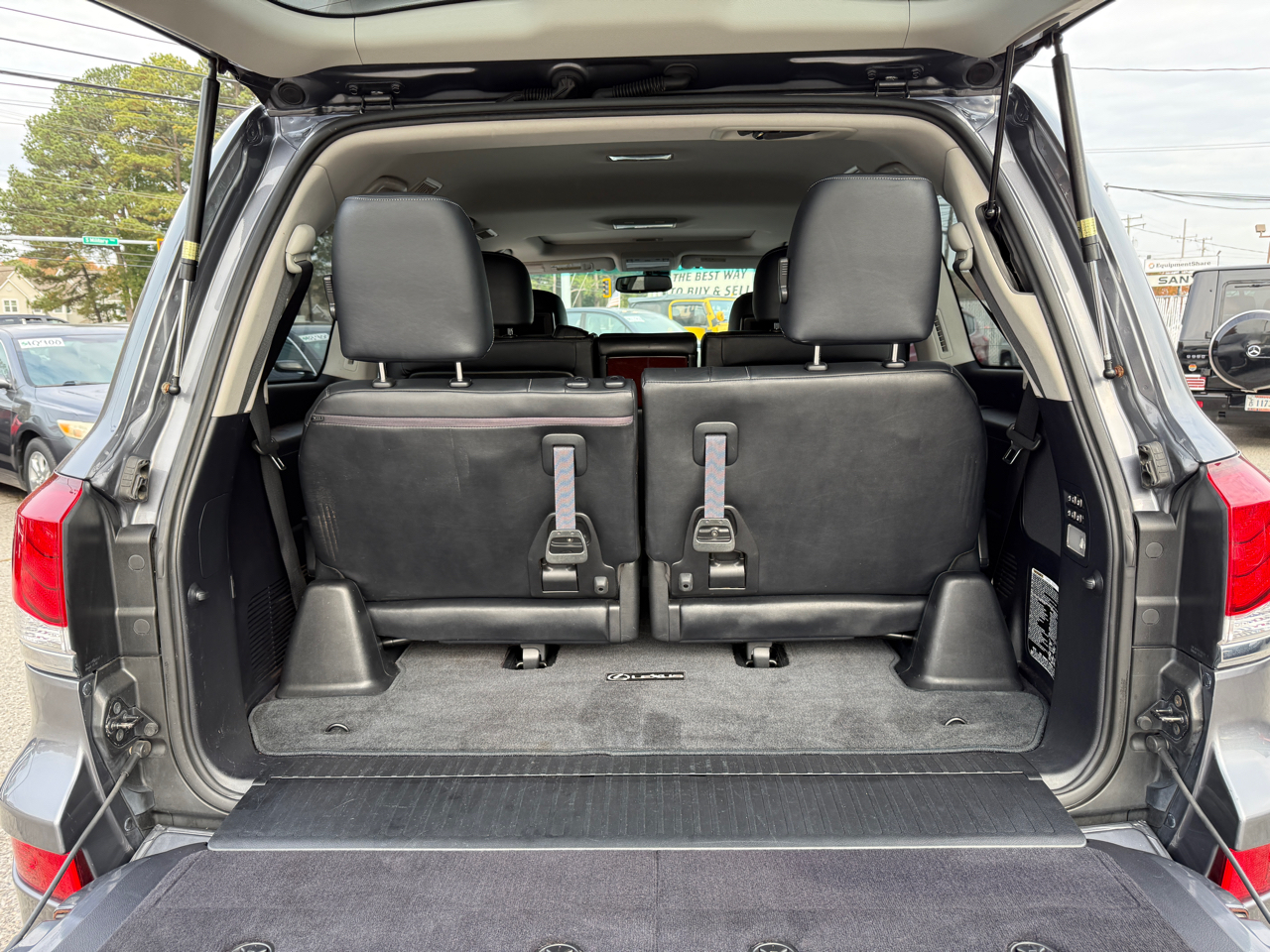 Lexus LX 570 4WD 4dr 2013