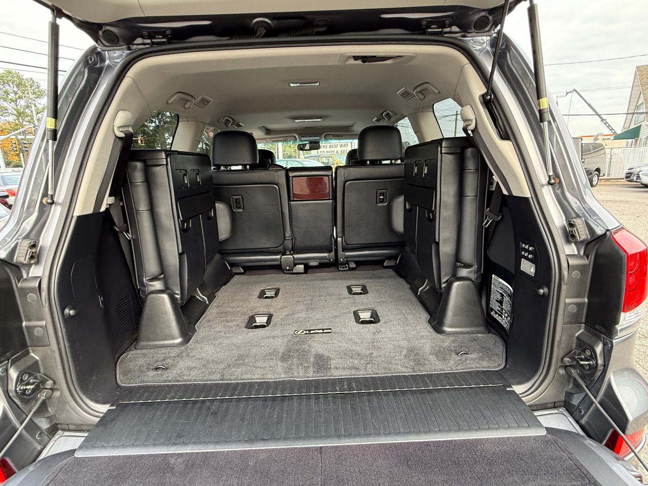 Lexus LX 570 4WD 4dr 2013