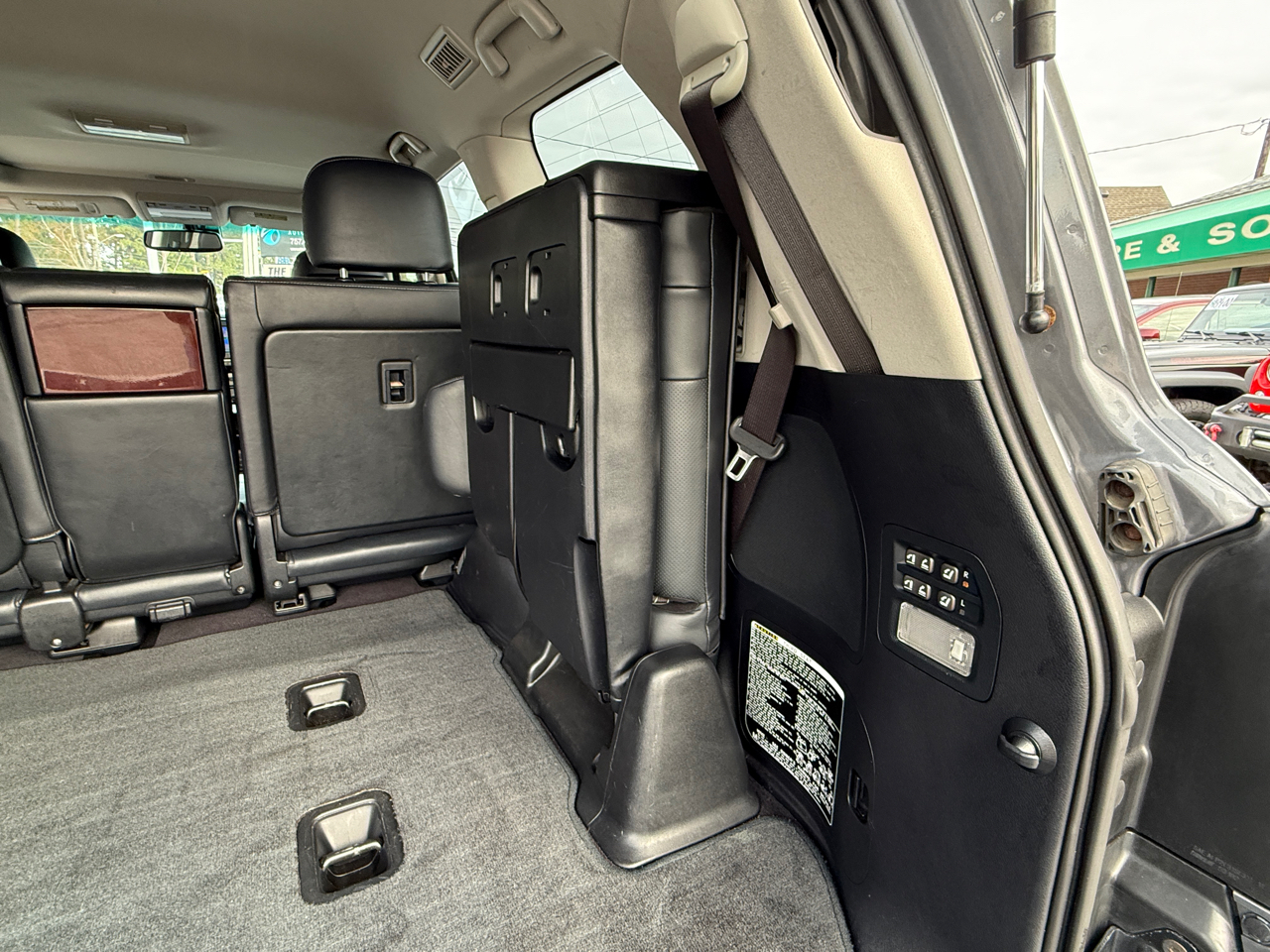 Lexus LX 570 4WD 4dr 2013