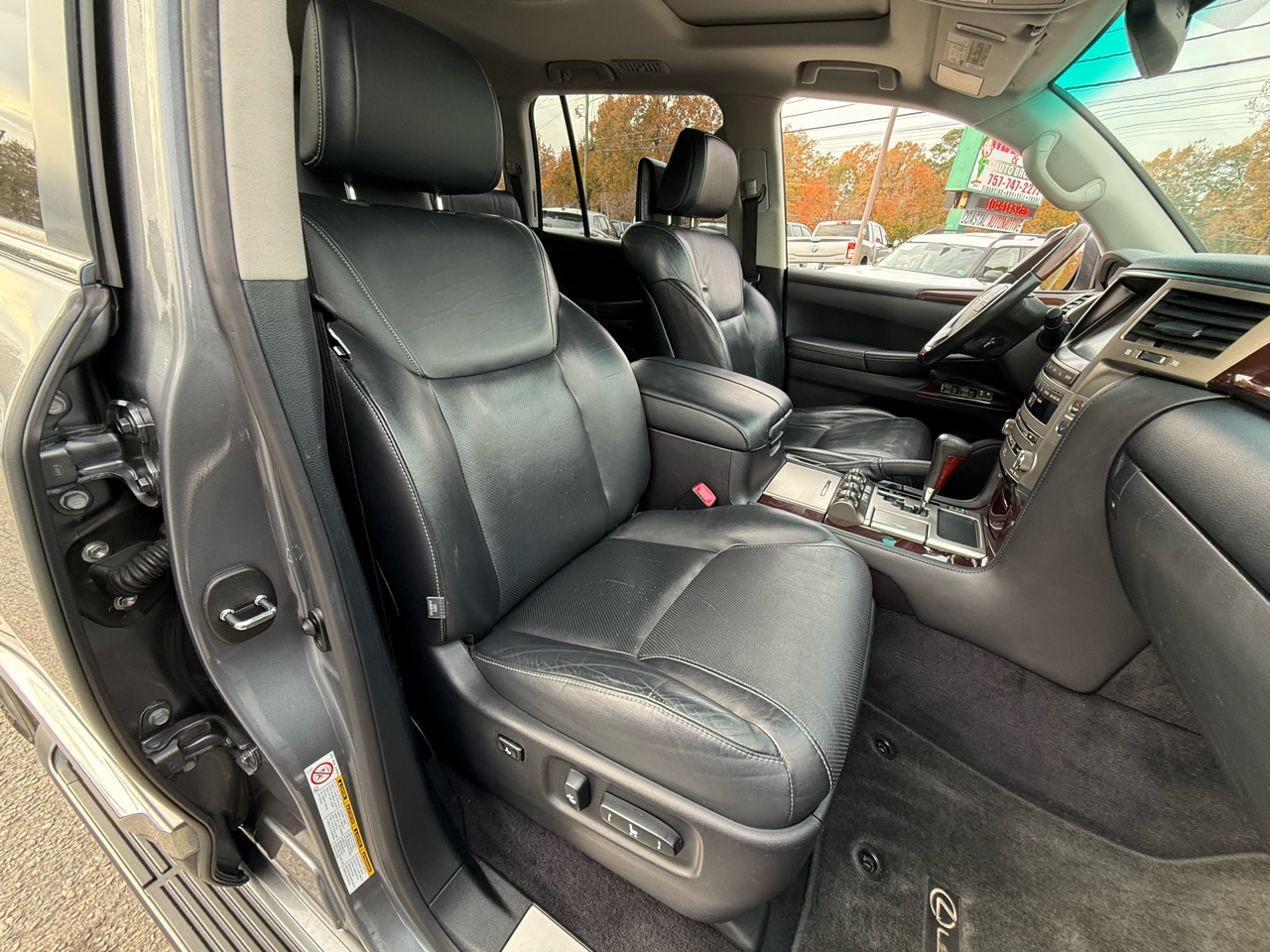 Lexus LX 570 4WD 4dr 2013