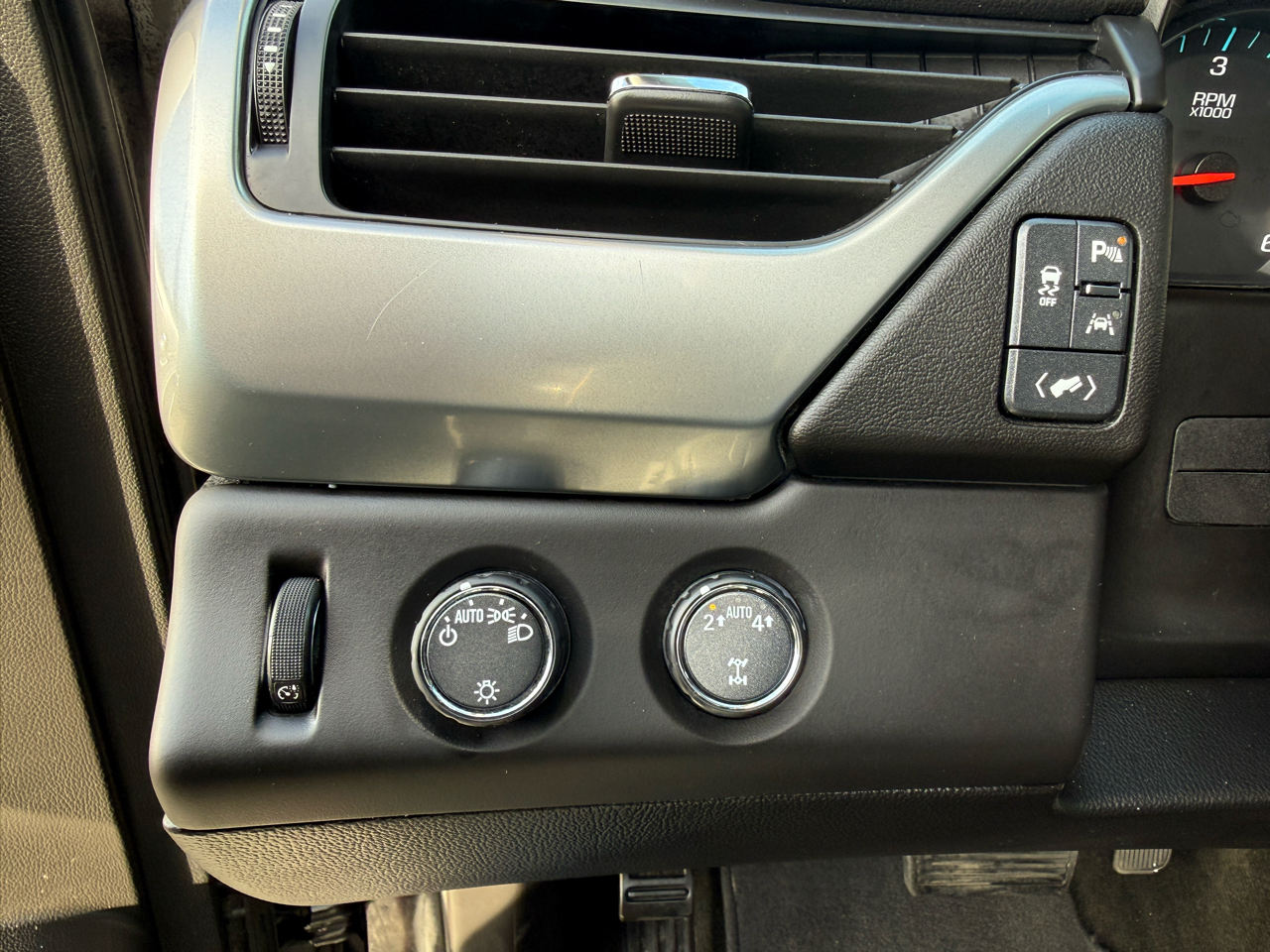 Chevrolet Tahoe 4WD 4dr LT 2017