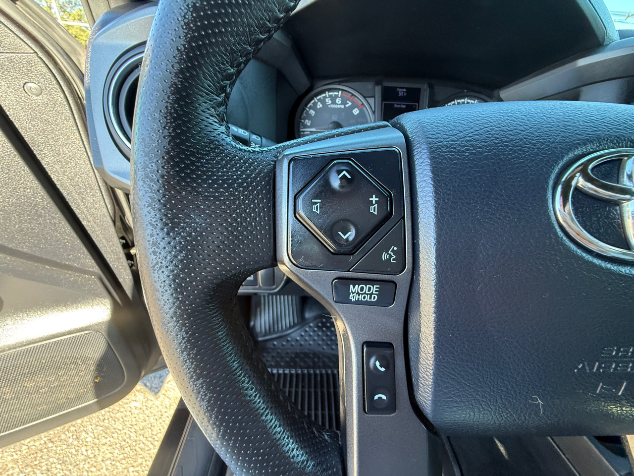 Toyota Tacoma 4WD TRD Sport Double Cab 5' Bed V6 AT (Natl) 2019