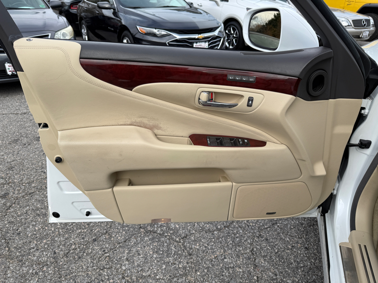 Lexus LS 460 Luxury Sedan AWD 2012