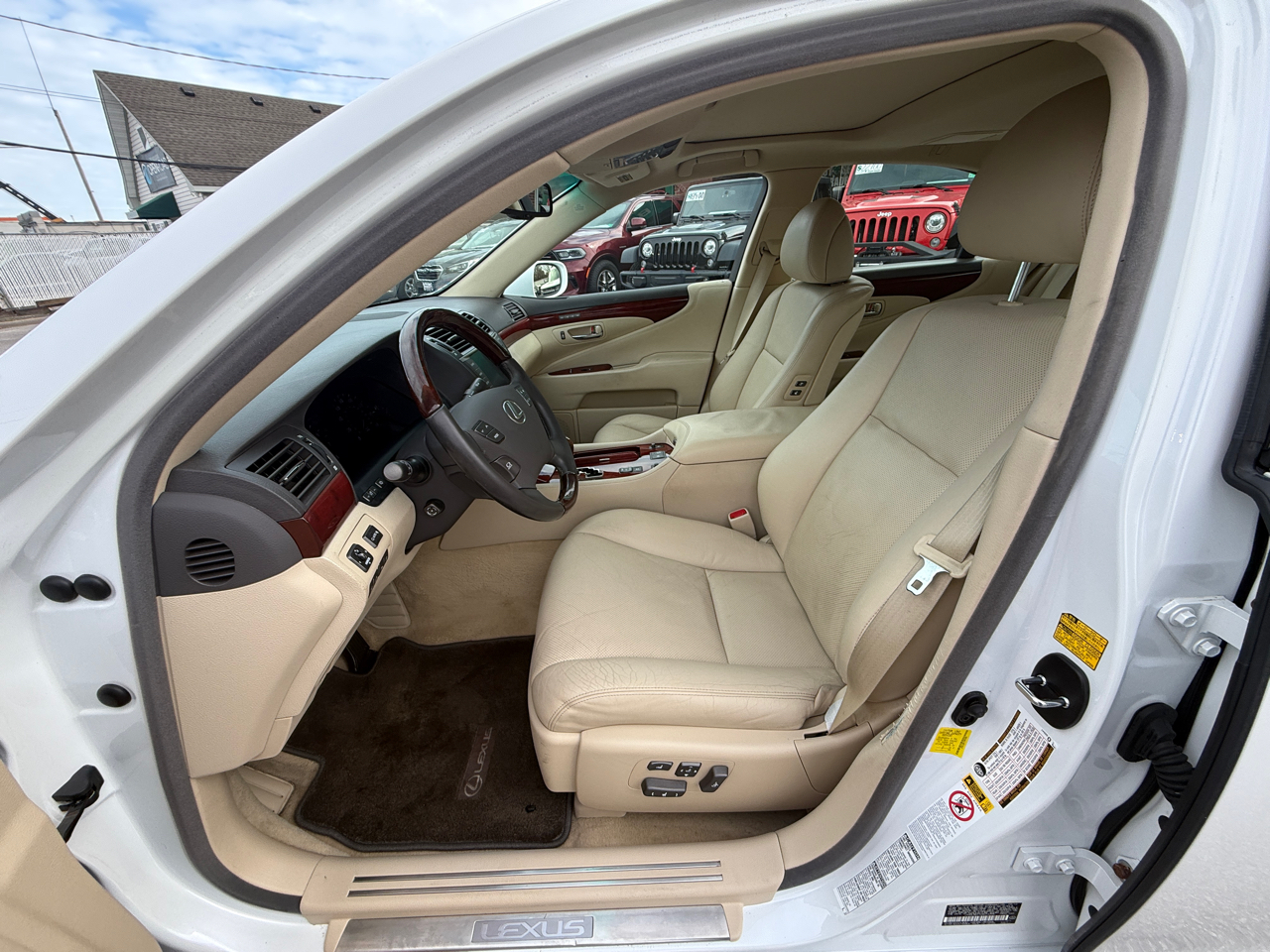 Lexus LS 460 Luxury Sedan AWD 2012