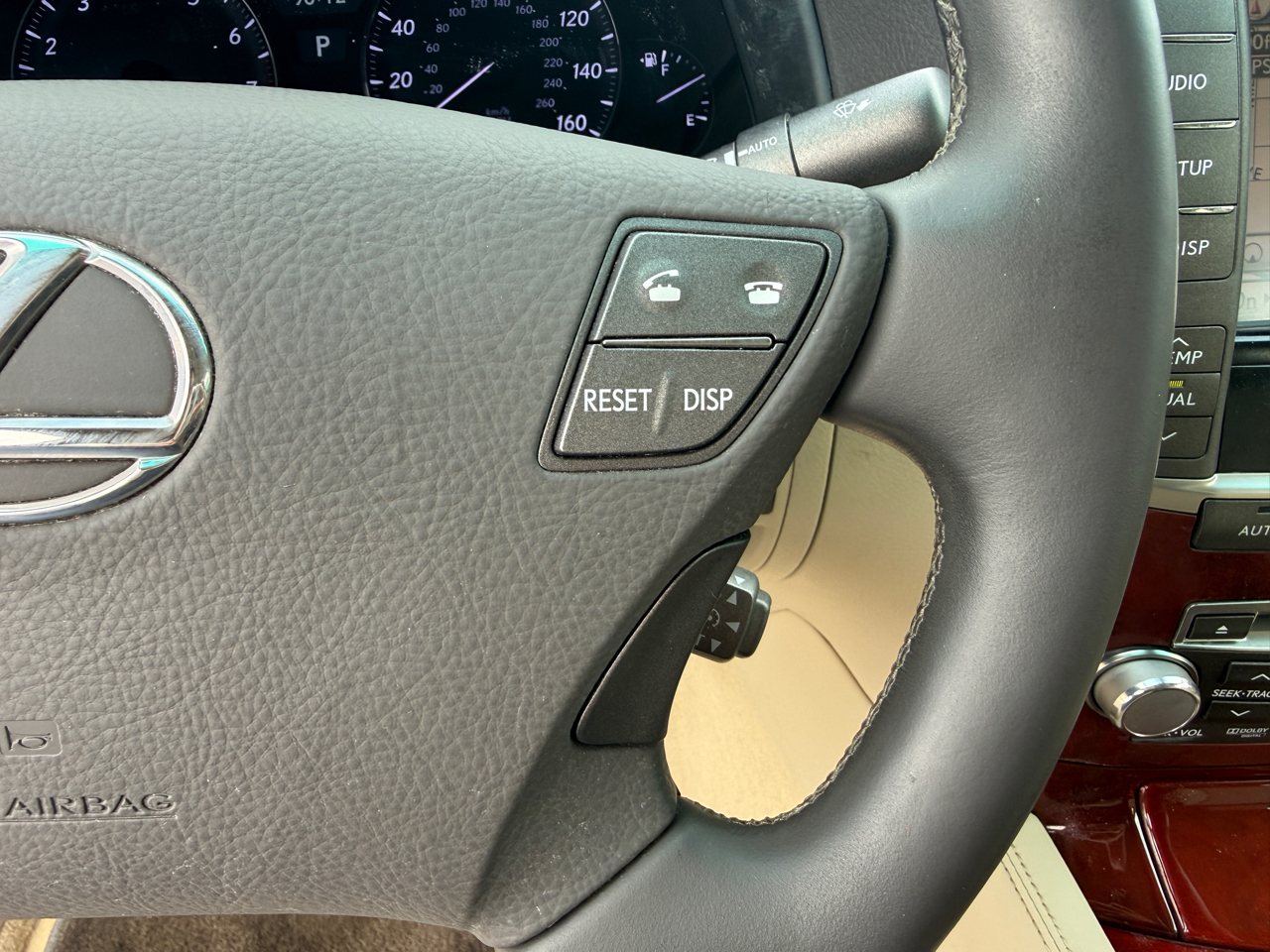 Lexus LS 460 Luxury Sedan AWD 2012