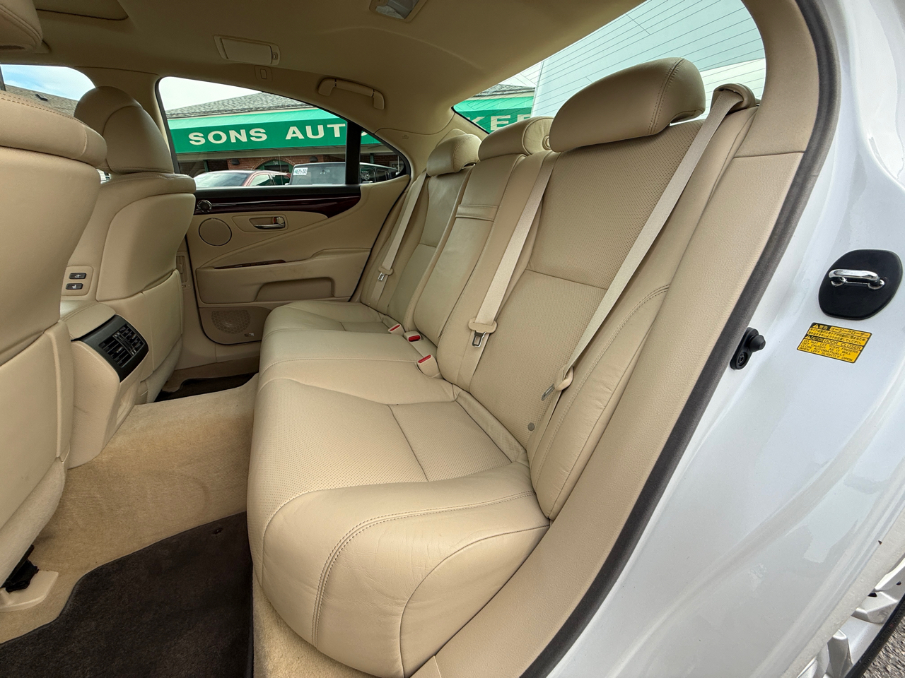 Lexus LS 460 Luxury Sedan AWD 2012