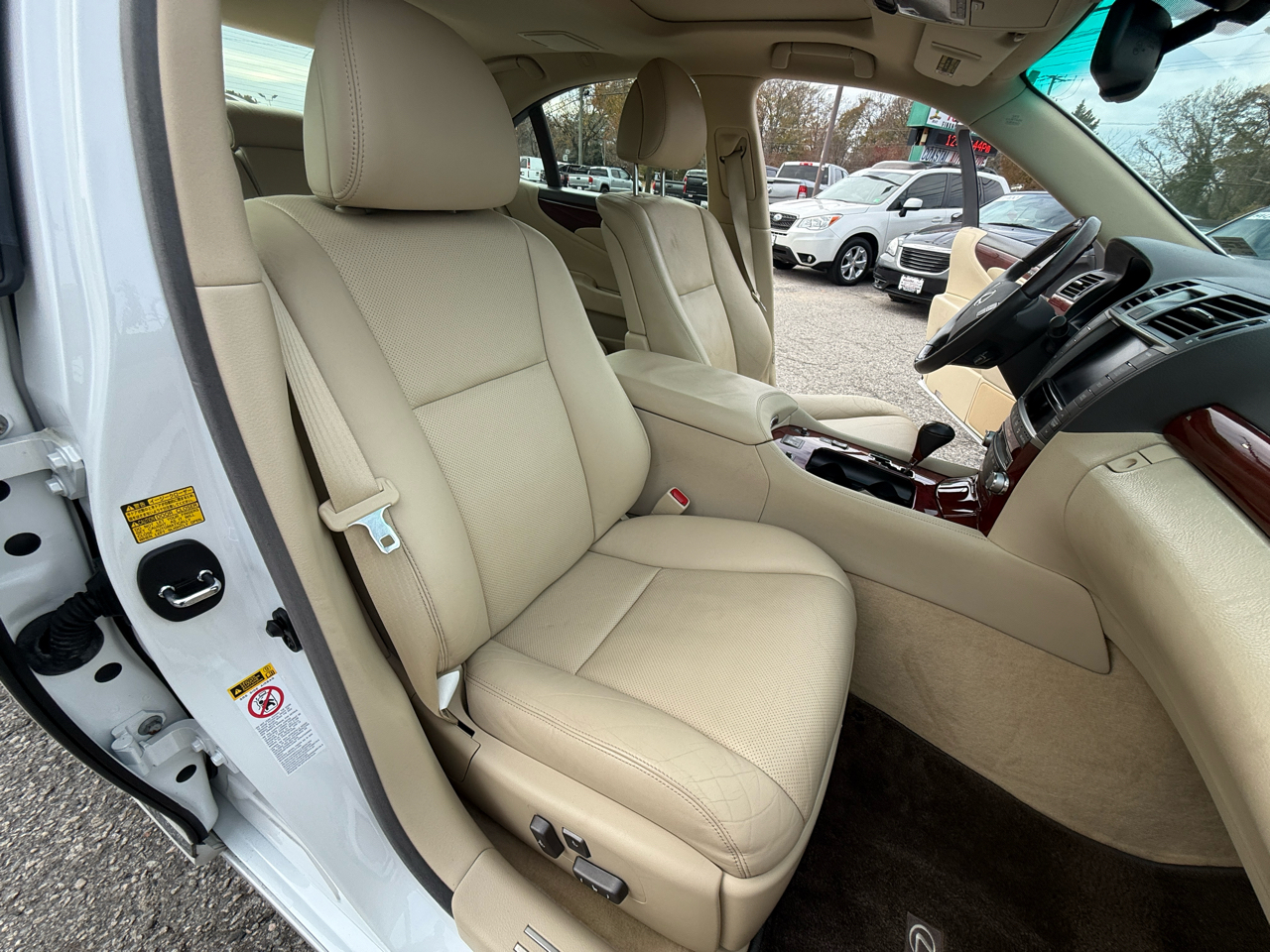 Lexus LS 460 Luxury Sedan AWD 2012