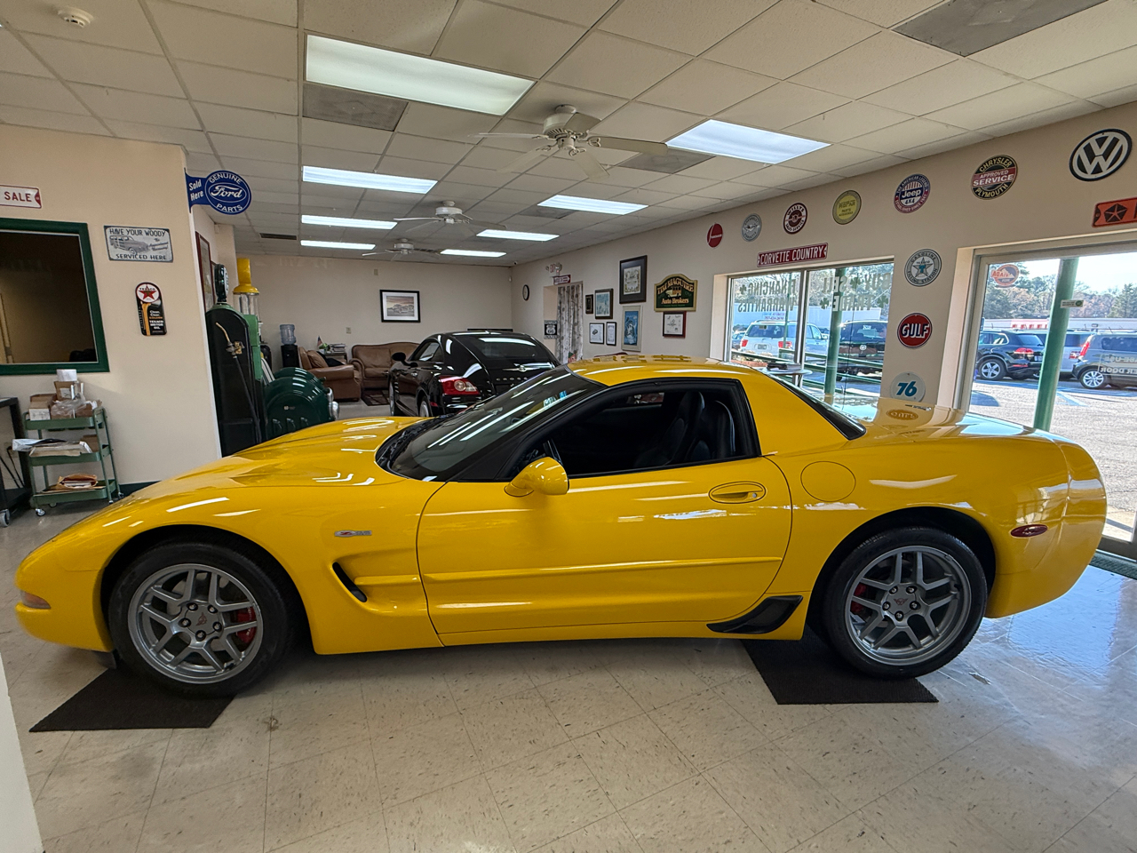 Chevrolet Corvette 2dr Z06 Hardtop 2003