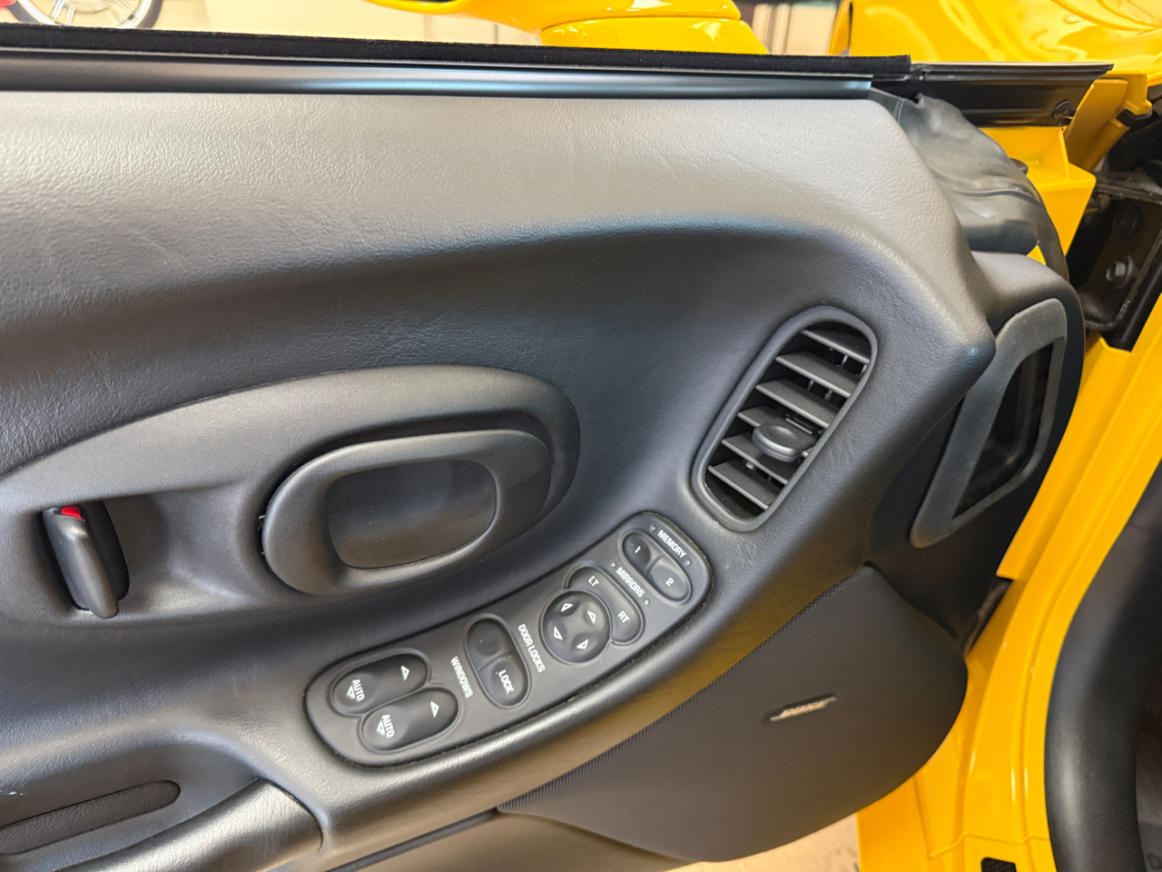 Chevrolet Corvette 2dr Z06 Hardtop 2003