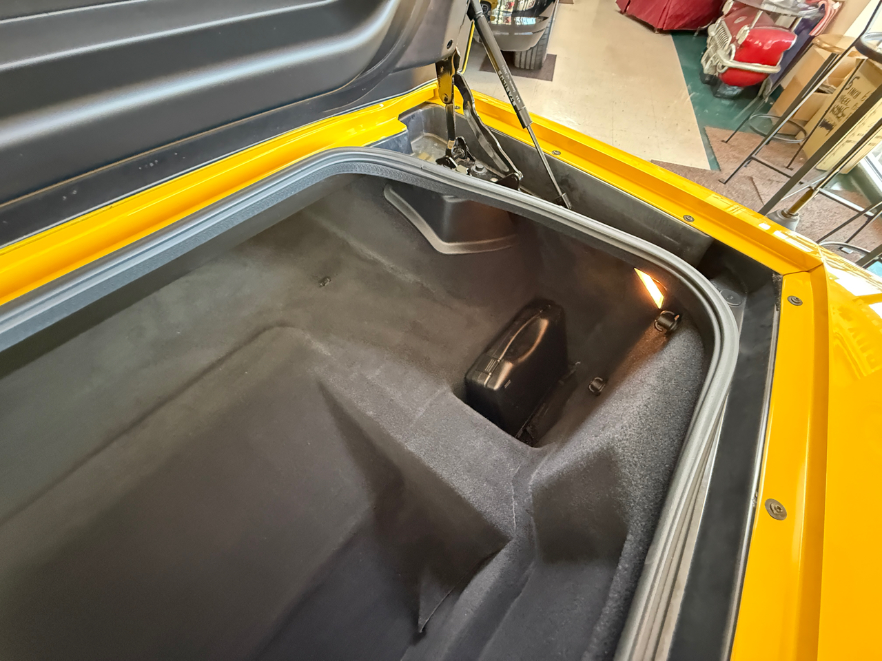 Chevrolet Corvette 2dr Z06 Hardtop 2003