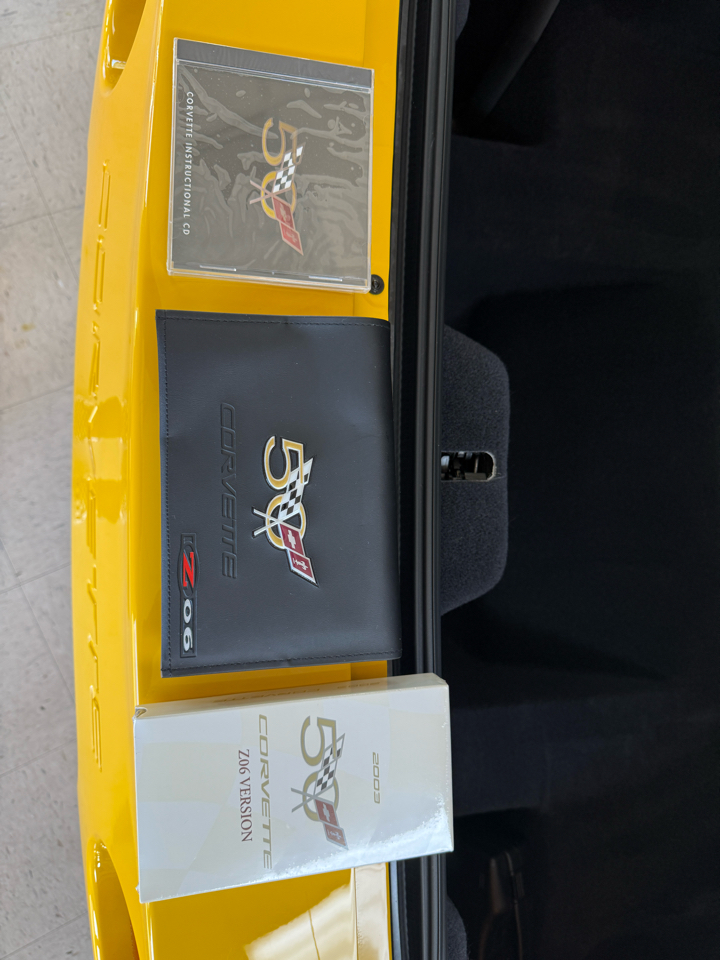 Chevrolet Corvette 2dr Z06 Hardtop 2003