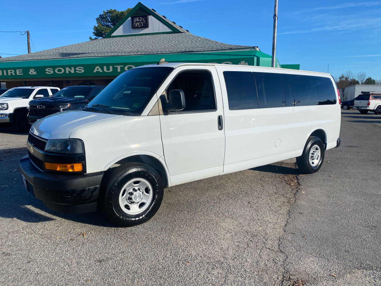 Chevrolet Express Passenger RWD 3500 155" LS 2019