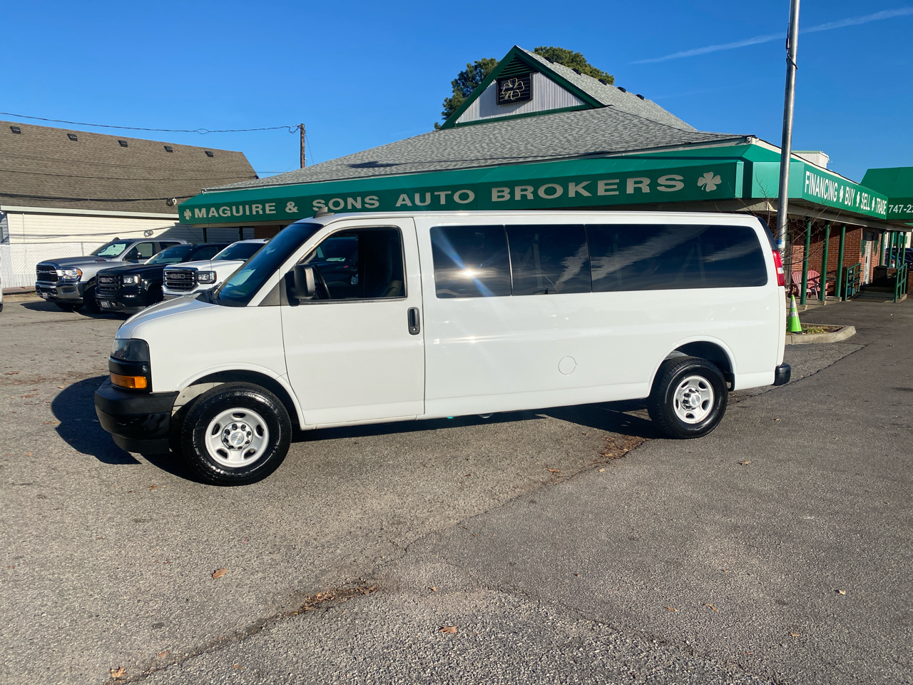 Chevrolet Express Passenger RWD 3500 155" LS 2019