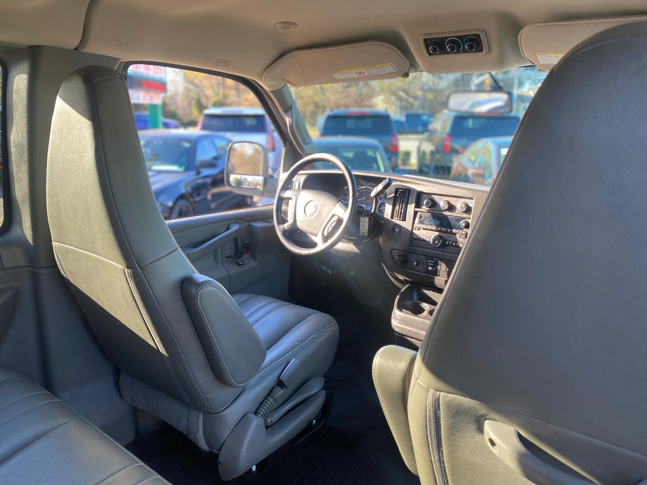 Chevrolet Express Passenger RWD 3500 155" LS 2019