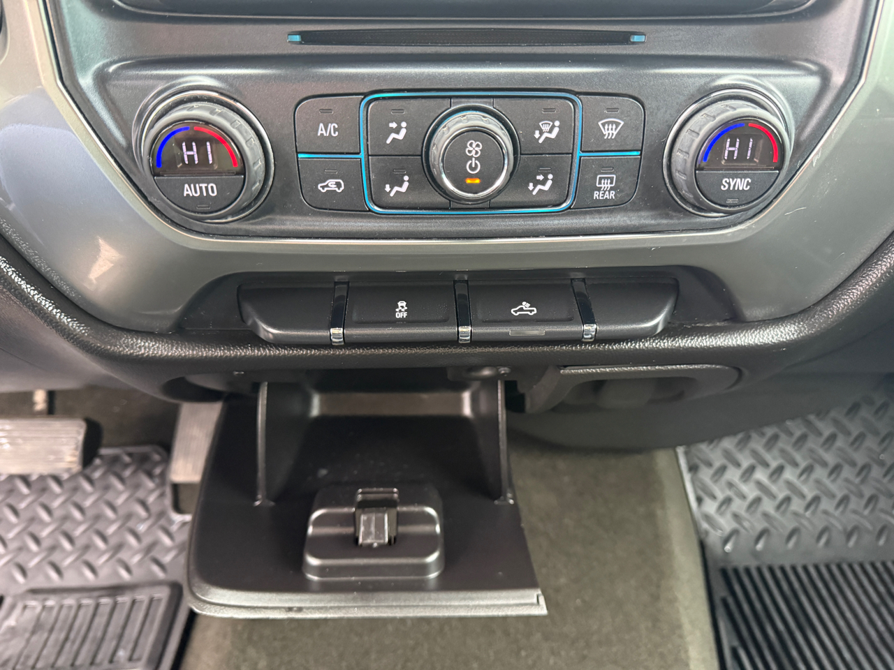 Chevrolet Silverado 1500 2WD Crew Cab 143.5" LT w/1LT 2017