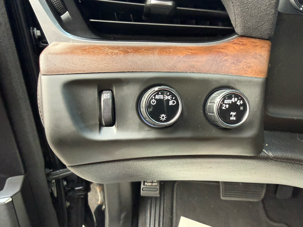 Cadillac Escalade 4WD 4dr Luxury 2019