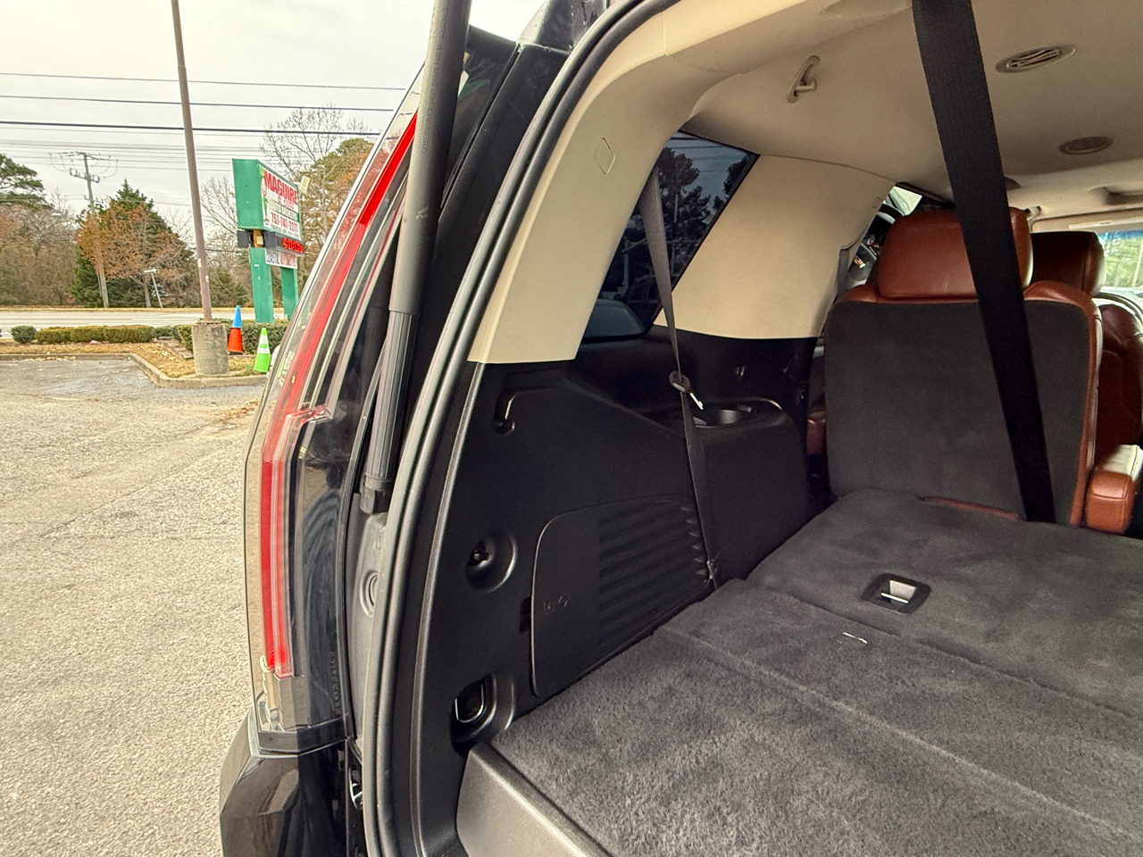 Cadillac Escalade 4WD 4dr Luxury 2019