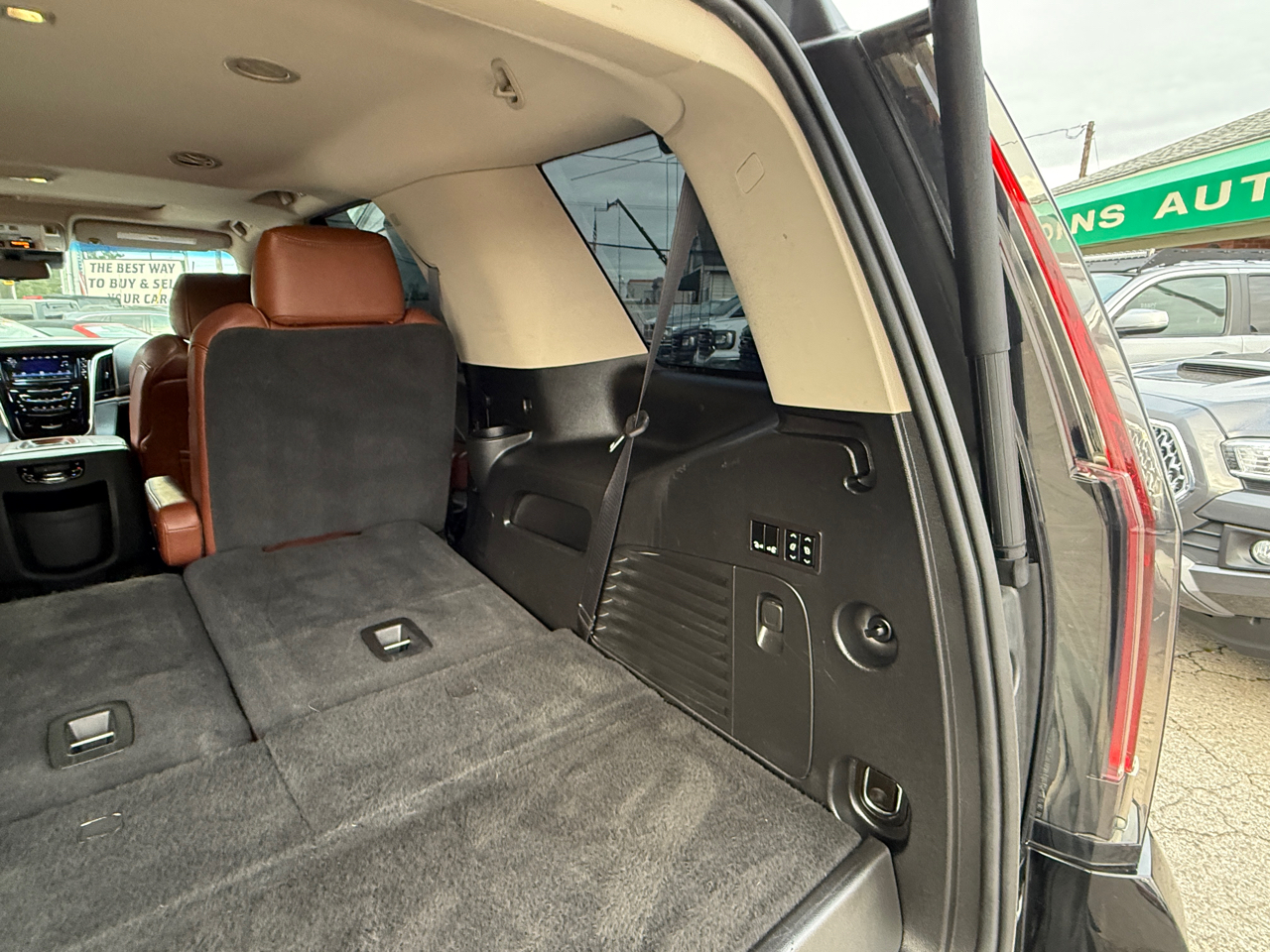 Cadillac Escalade 4WD 4dr Luxury 2019