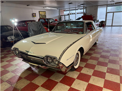 1962 Ford Thunderbird 