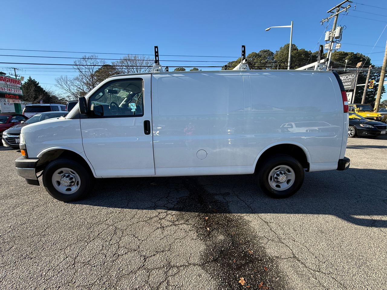 Chevrolet Express Cargo Van RWD 2500 135" 2023