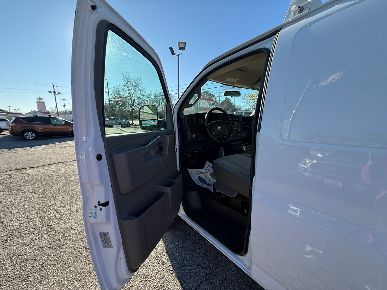 Chevrolet Express Cargo Van RWD 2500 135" 2023