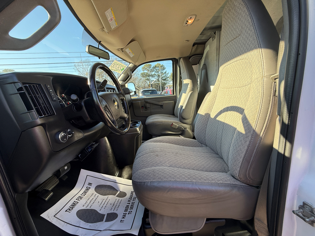 Chevrolet Express Cargo Van RWD 2500 135" 2023