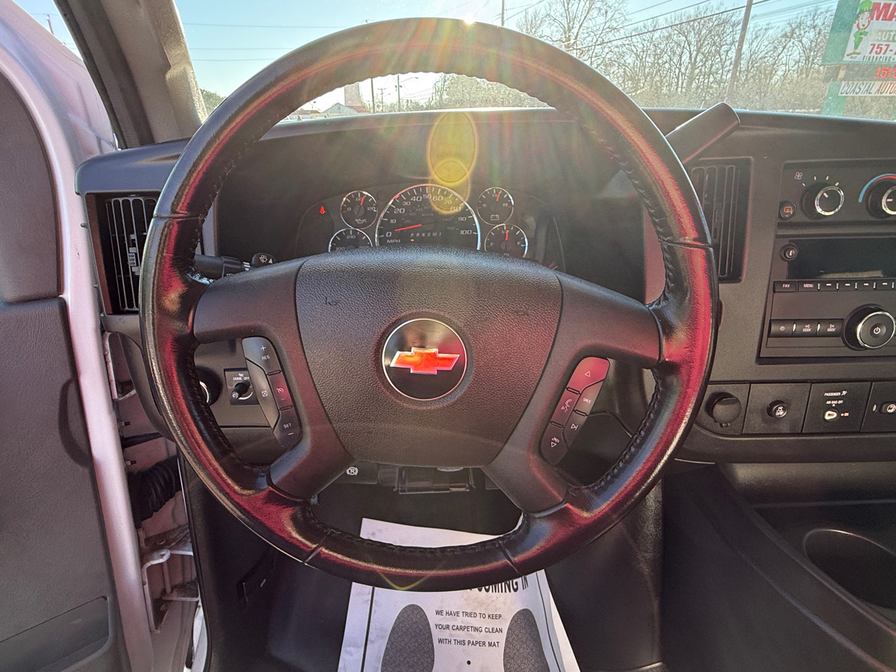 Chevrolet Express Cargo Van RWD 2500 135" 2023