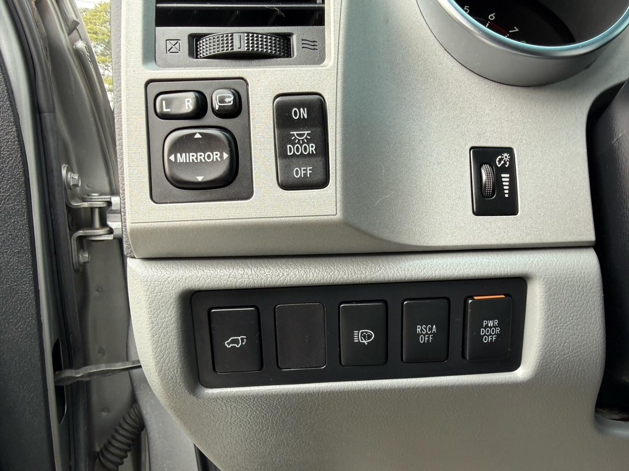 Toyota Sequoia Limited RWD (Natl) 2008