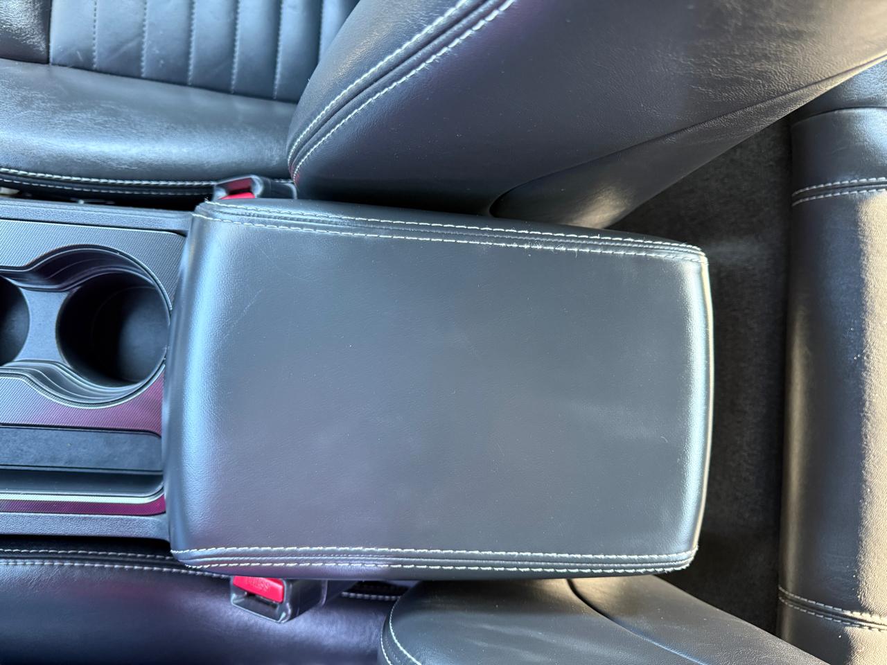 Dodge Challenger 2dr Cpe R/T 2010