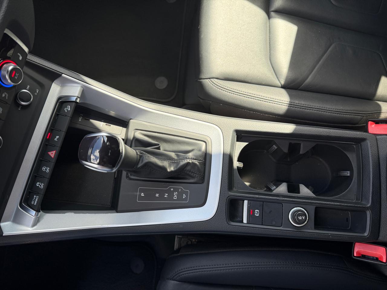 Audi Q3 S line Premium Plus 45 TFSI quattro 2022