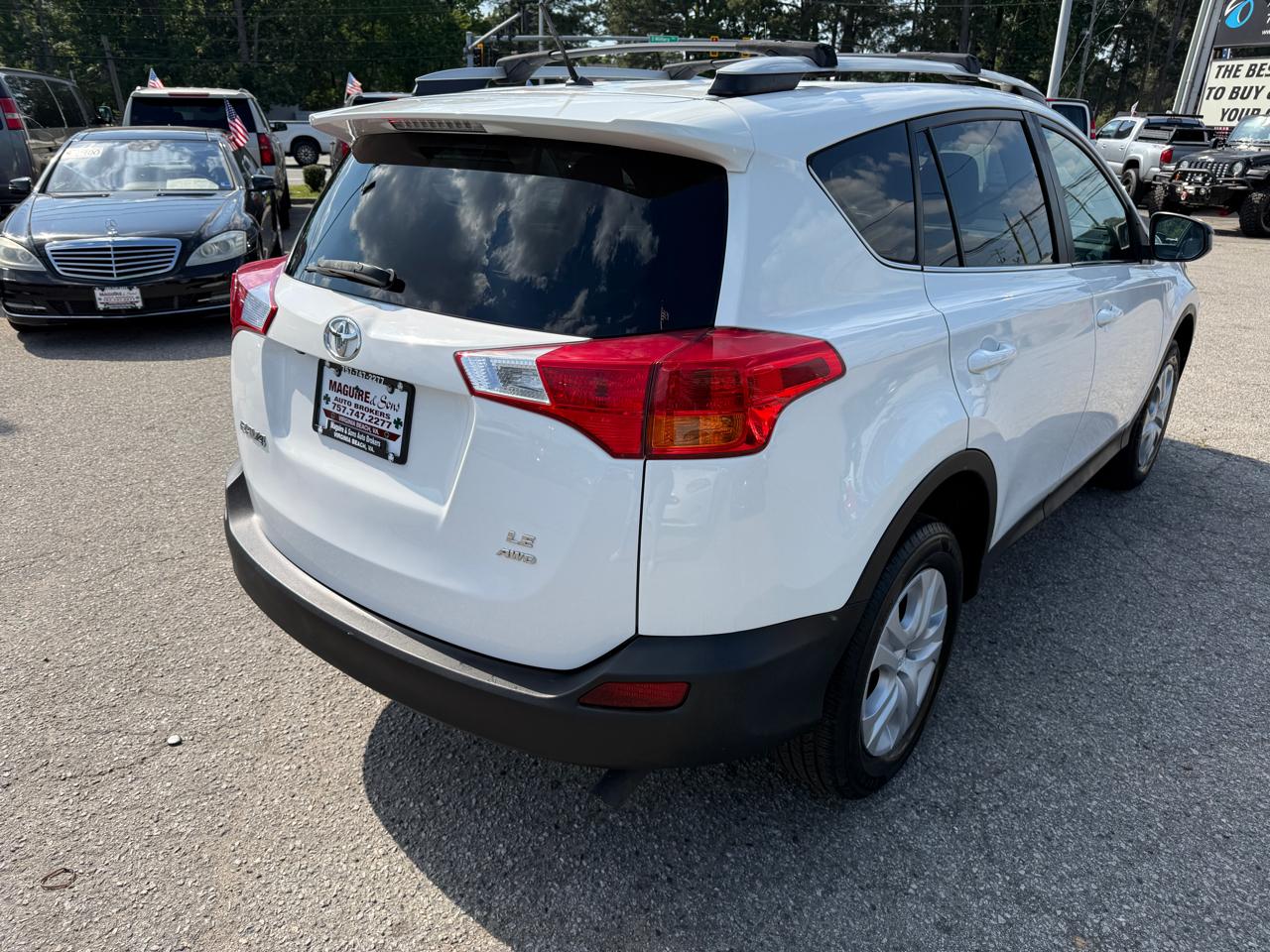 Toyota RAV4 AWD 4dr LE (Natl) 2015