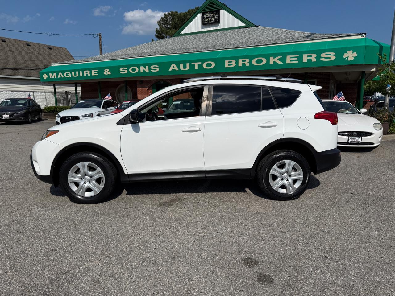 Toyota RAV4 AWD 4dr LE (Natl) 2015