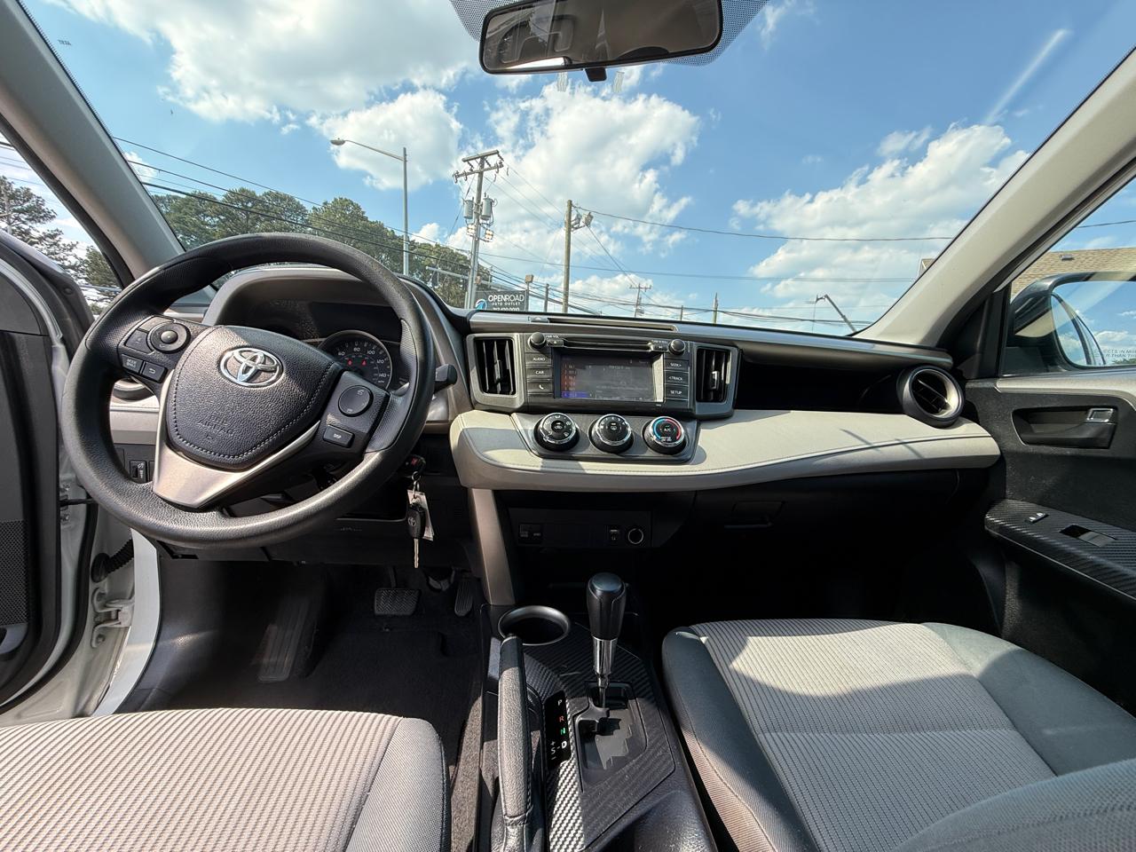 Toyota RAV4 AWD 4dr LE (Natl) 2015