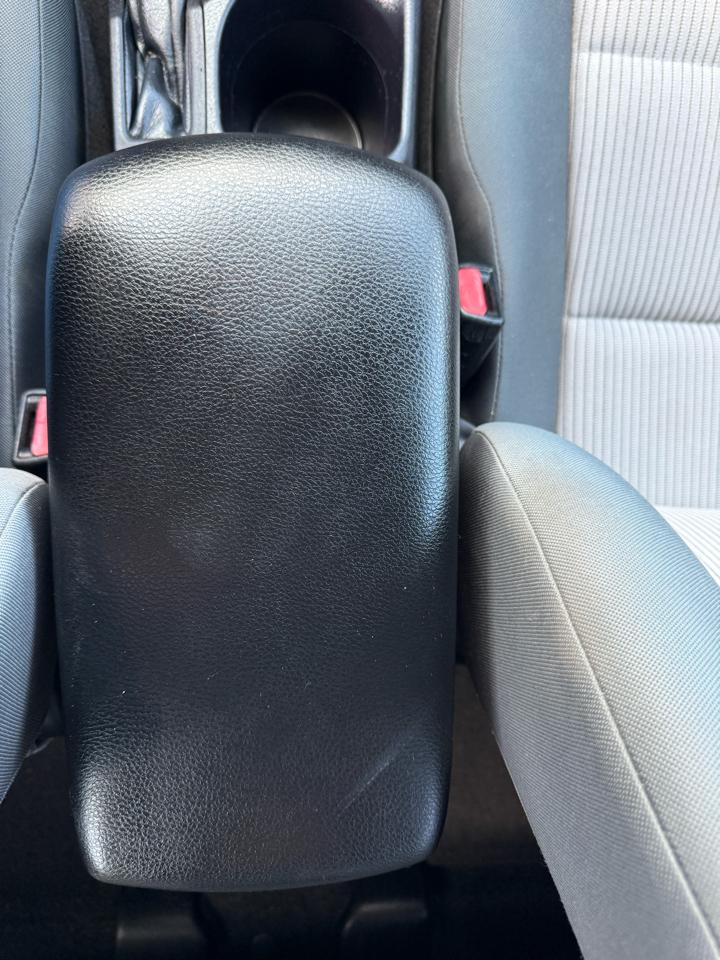 Toyota RAV4 AWD 4dr LE (Natl) 2015