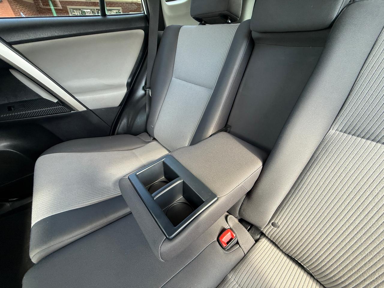 Toyota RAV4 AWD 4dr LE (Natl) 2015